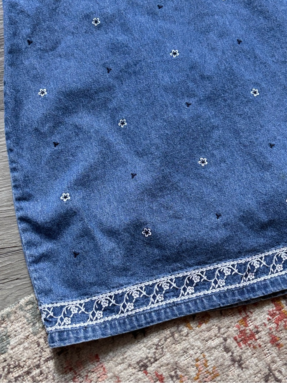 ⭐️A.M.I.⭐️ Embroidered Denim Dress - Picture 2 of 5
